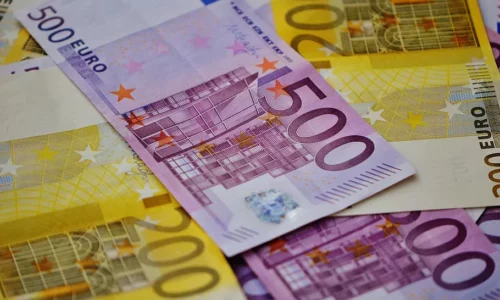 money-seem-euro-bills-currency-CC0 Euro Geldscheine